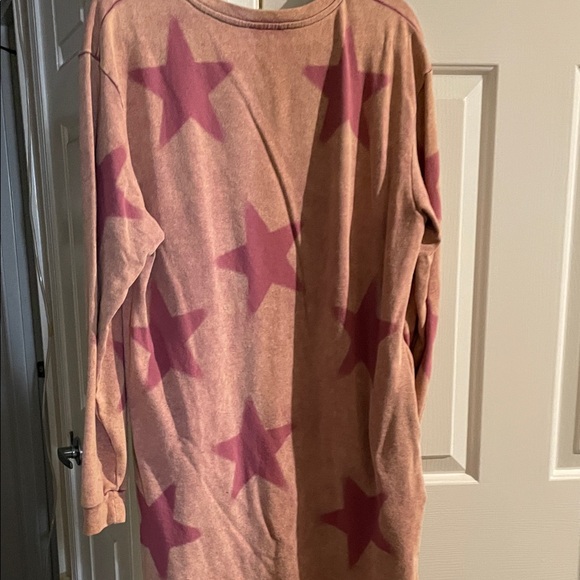 Sage & Fig Star Patterned Pink and Orange Sweatshirt Dress - Picture 9 of 12